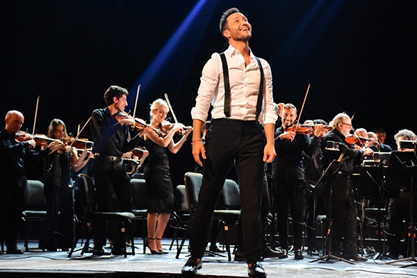 Luciano Pereyra llevó todo su romanticismo al Teatro Colón en la tercera jornada del Festival Únicos!